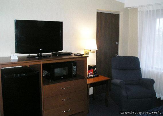 Clarion Hotel Buffalo Airport Williamsville Oda fotoğraf