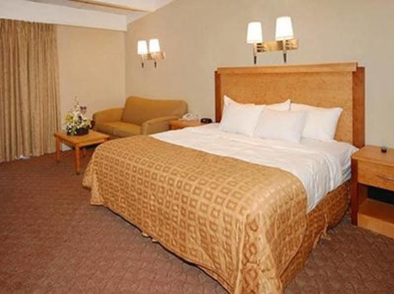 Clarion Hotel Buffalo Airport Williamsville Dış mekan fotoğraf